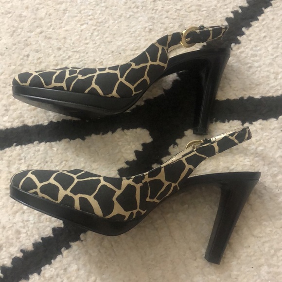 Tahari Beige/Black Giraffe Print Heels - Picture 4 of 9